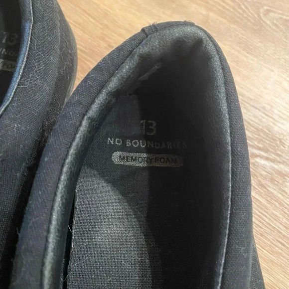 NO BOUNDARIES Slip on - Picture 3 of 4